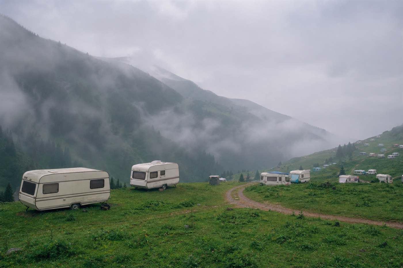 Karadeniz Karavan Rotası — karavan ile sahil ve rota manzarası, Mutlu Karavan