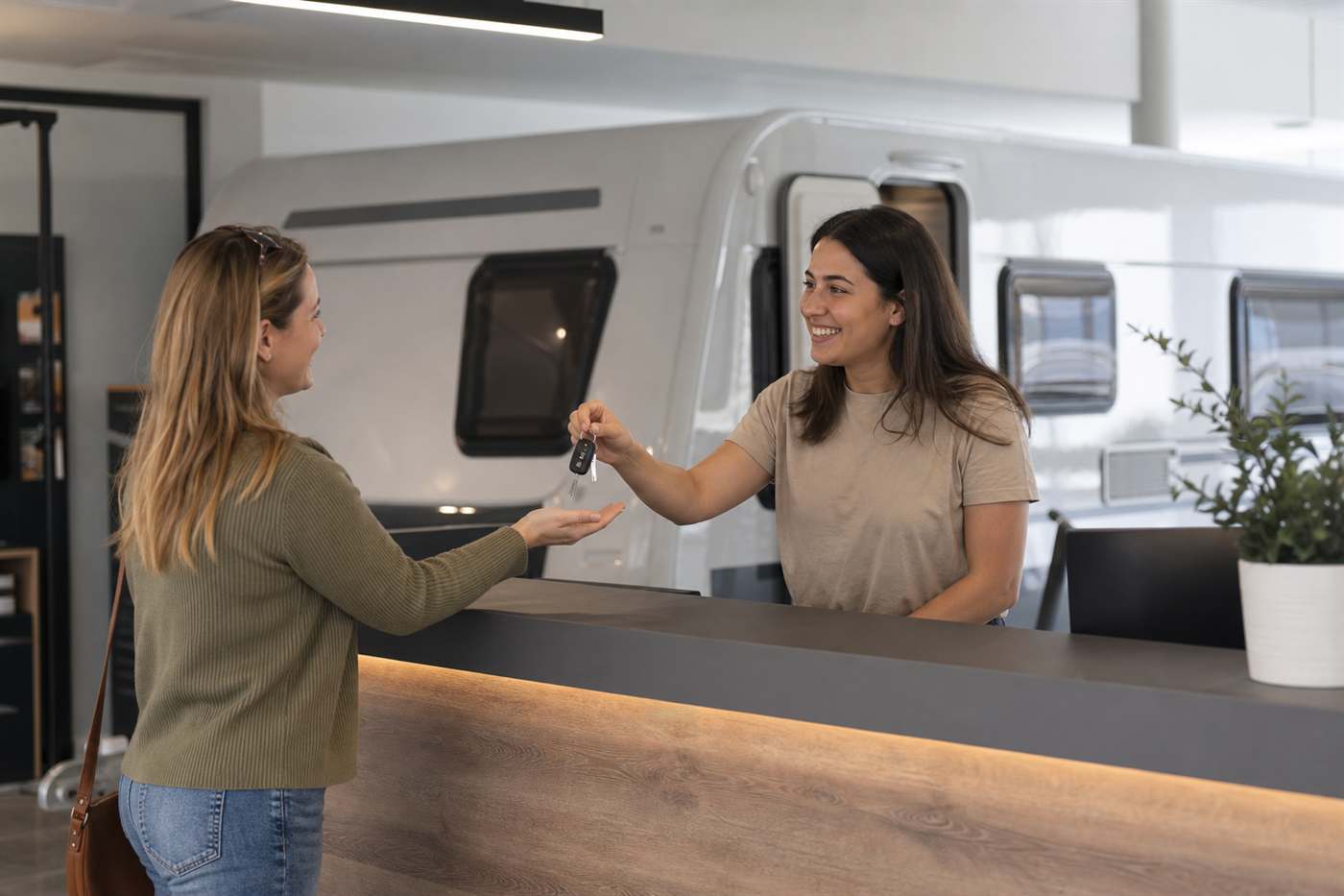 Karavan Kiralama Avis Alternatifi — karavan iç mekân ve konfor donanımı