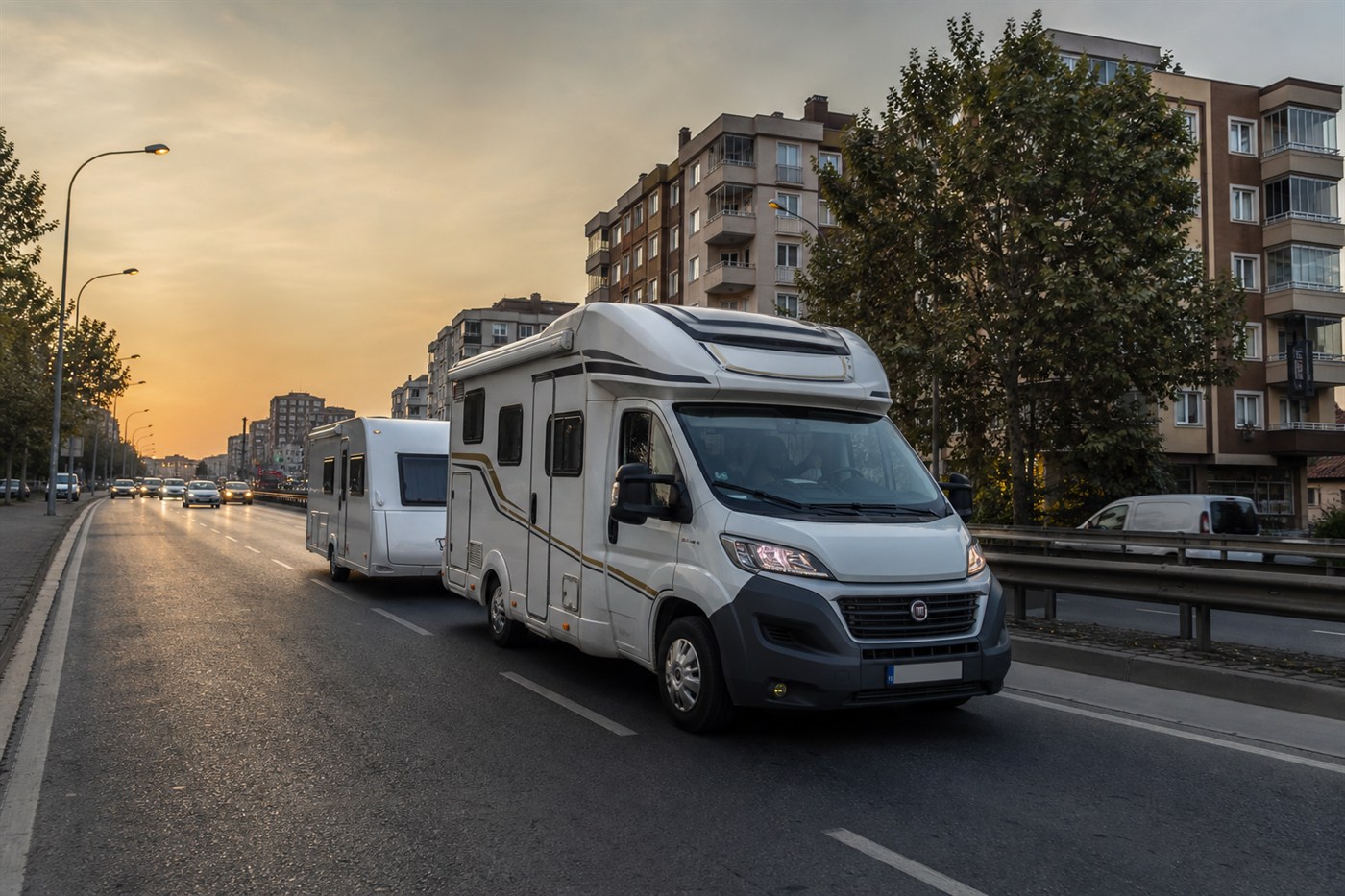 Salda Gölü Karavan Kamp — karavan ile sahil ve rota manzarası, Mutlu Karavan